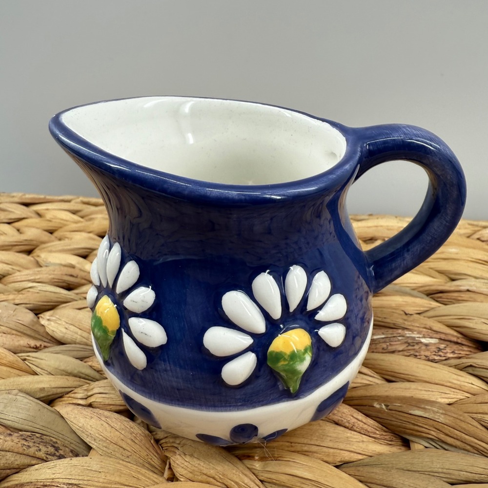 Oneida China Blue Floral Creamer and Salt & Pepper Shakers Set - Picture 3 of 6